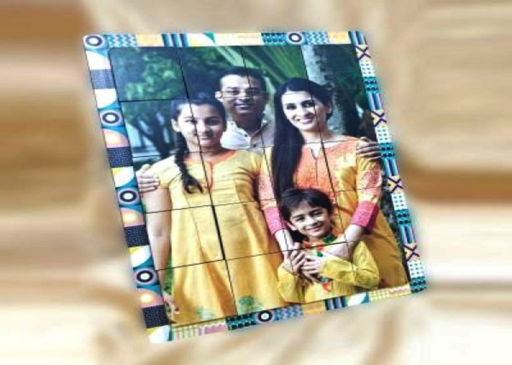 personalized-rectangular-magnetic-puzzle-photo-frame-2-way-display-size-medium-picture-600x600