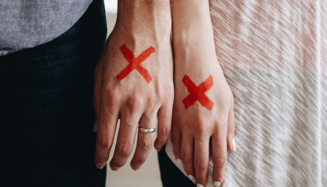 Red Flags To Check When Your Partner Use Creative Ways To Show Love