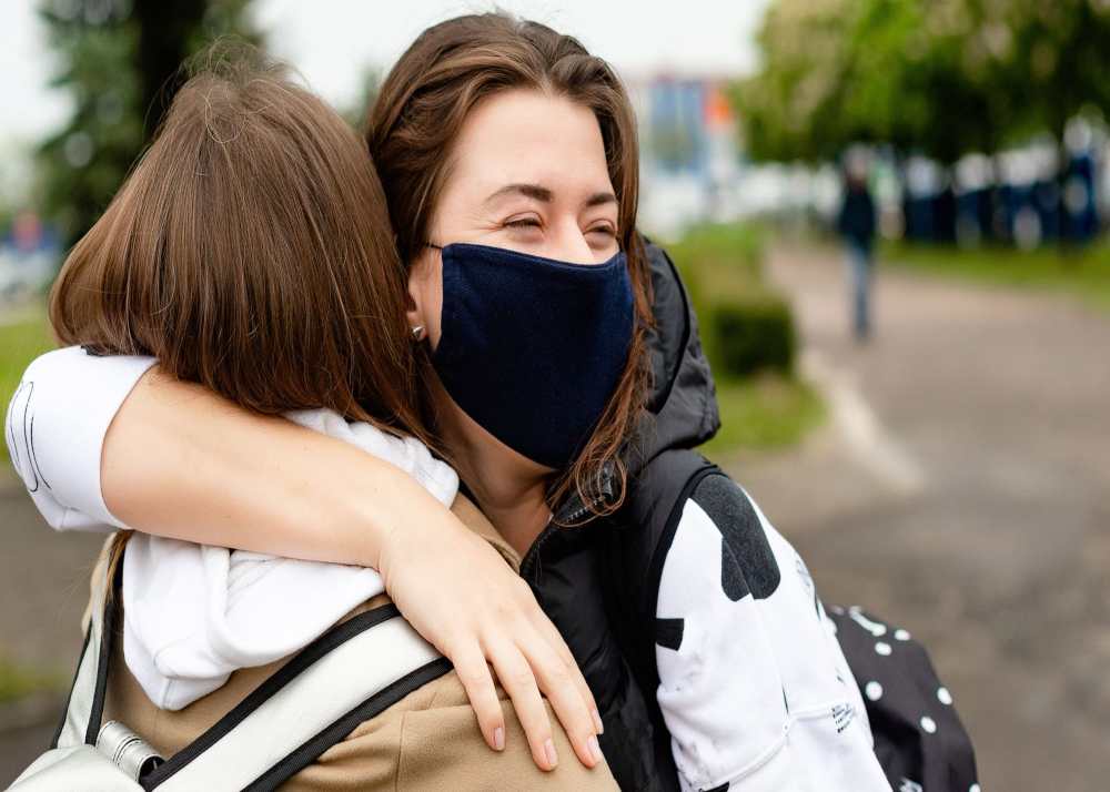 hugging during pandemic