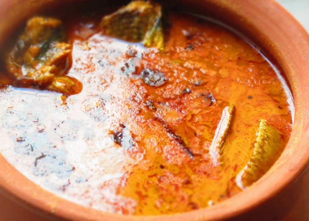 clay pot fish curry 