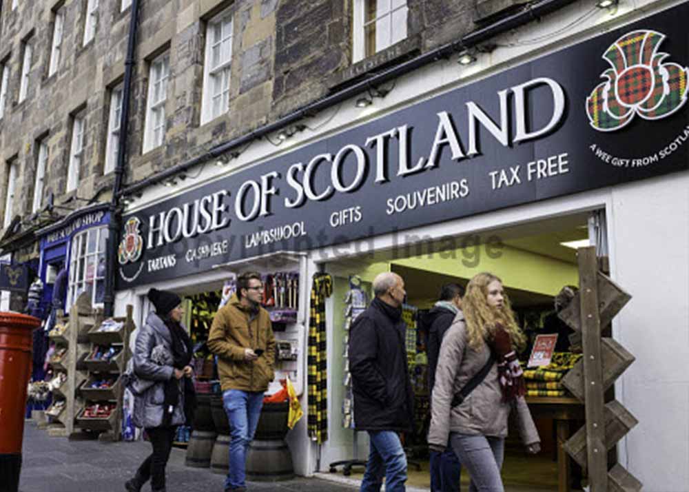 Souveniers shops in Scotland 