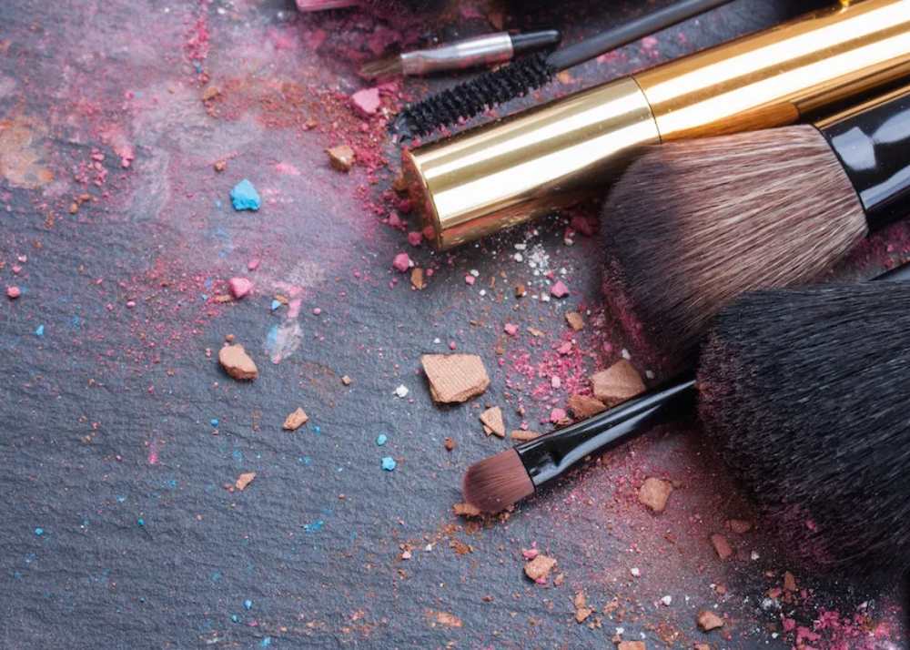 dirty makeup brush