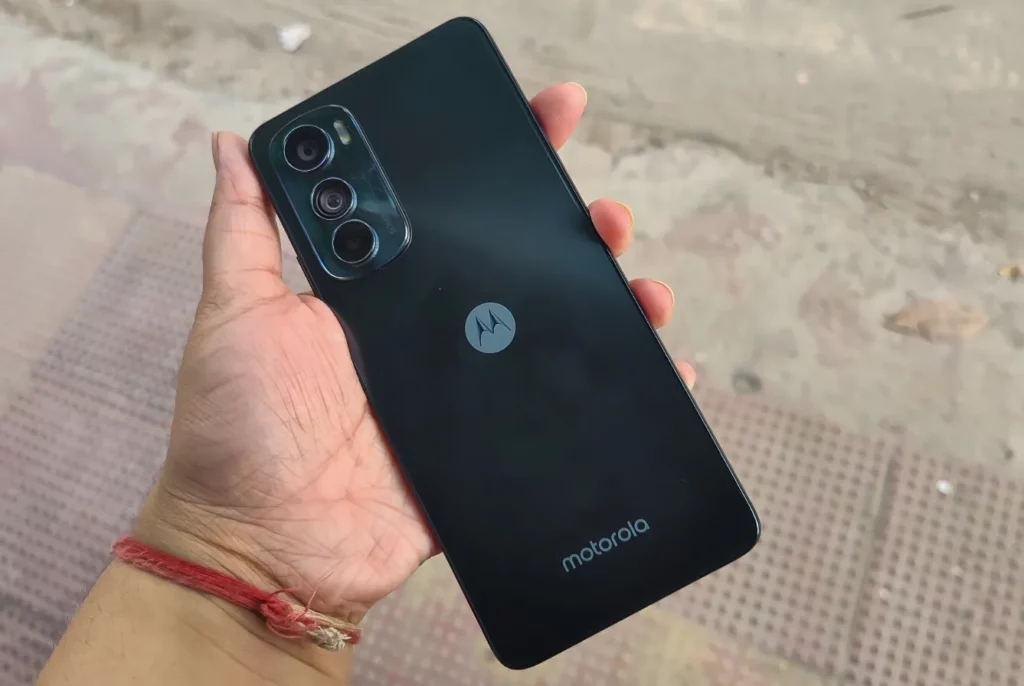 Motorola Edge 30 Best Mobile Under 30,000