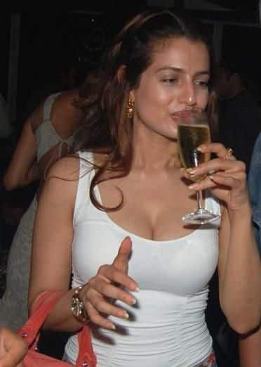 Ameesha Patel drunk